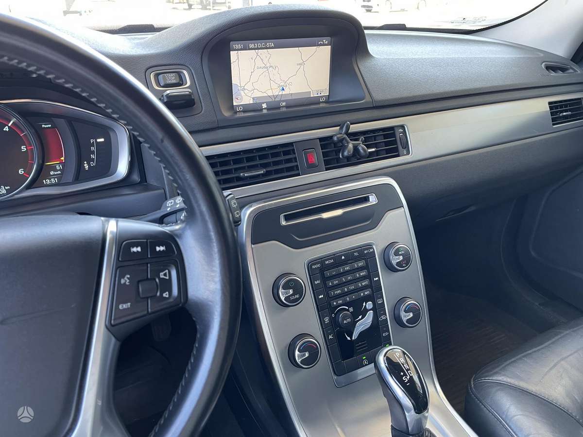 Volvo V70 2014 — photo 13