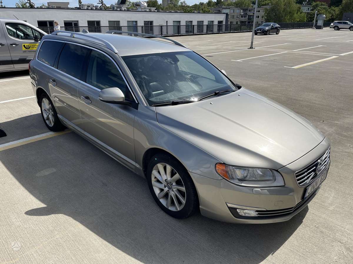 Volvo V70 2014 — interior