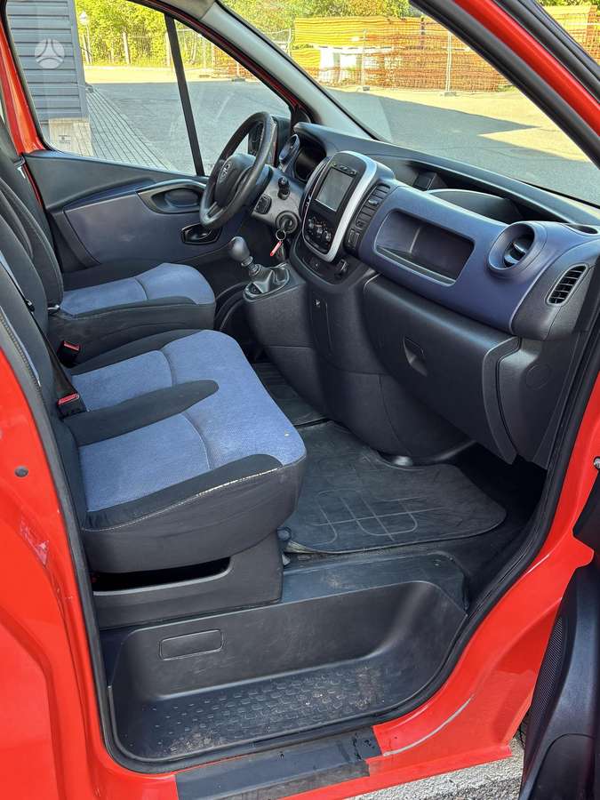 Opel Vivaro 2015 — photo 11