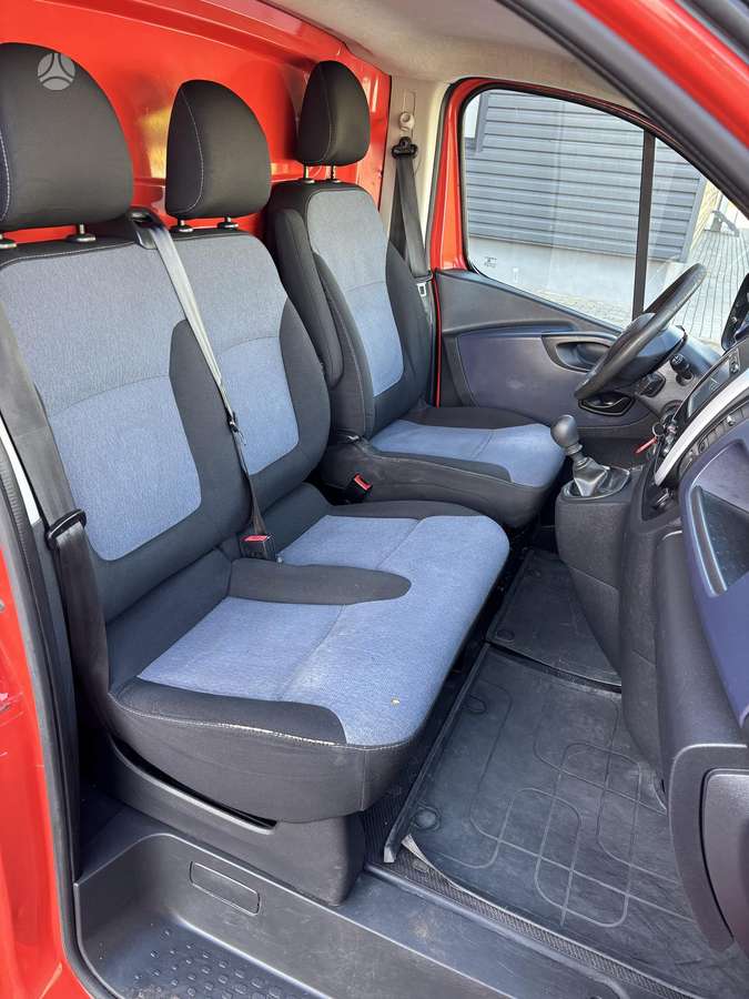 Opel Vivaro 2015 — photo 12