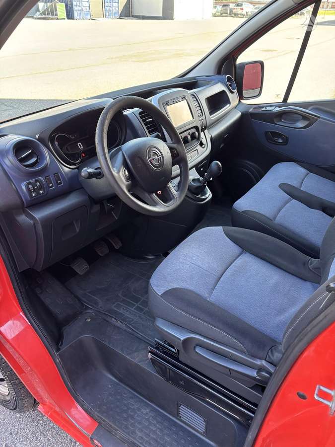 Opel Vivaro 2015 — photo 13