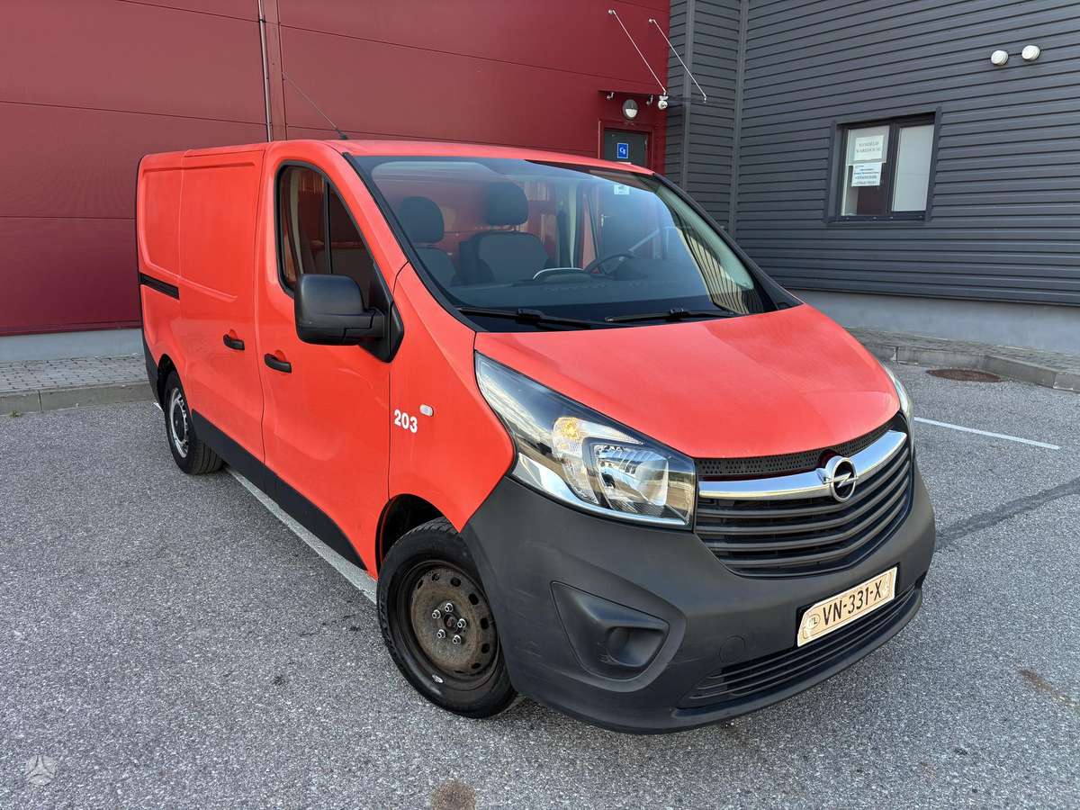 Opel Vivaro 2015 — interior