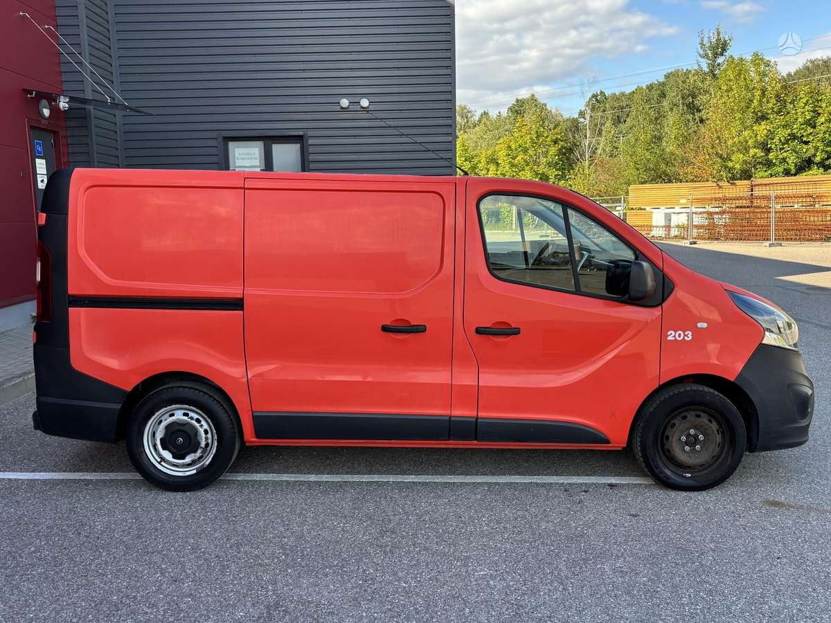 Opel Vivaro 2015 — photo 6