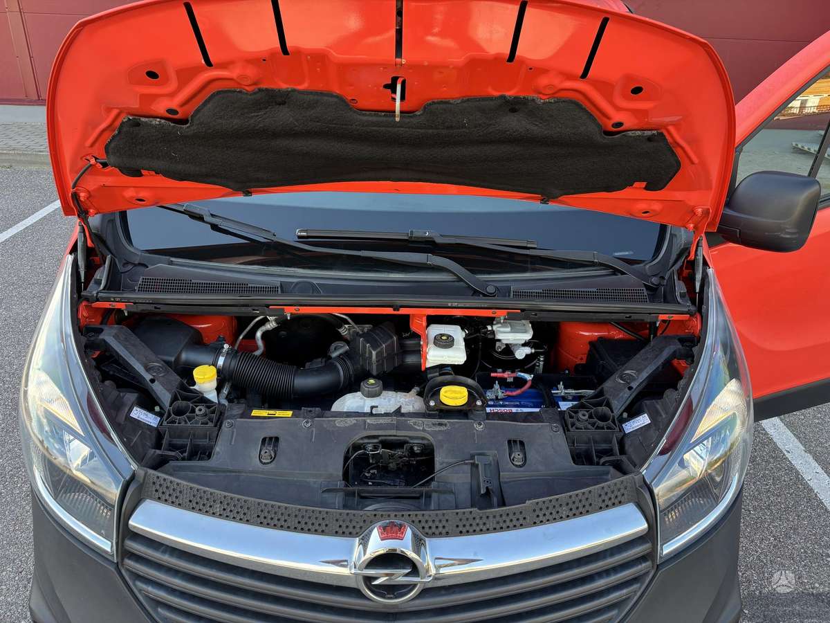 Opel Vivaro 2015 — photo 8