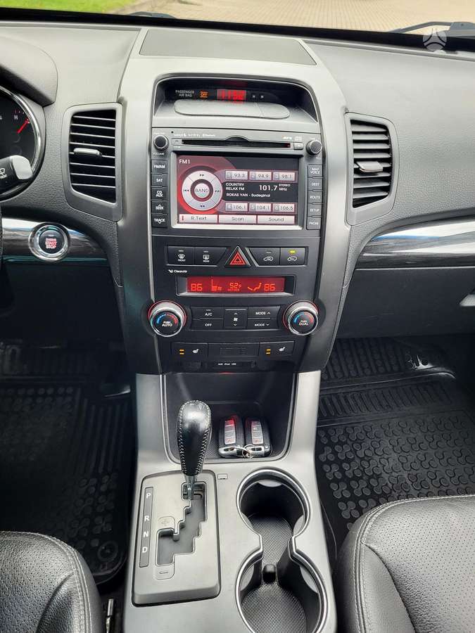 Kia Sorento 2012 — photo 11