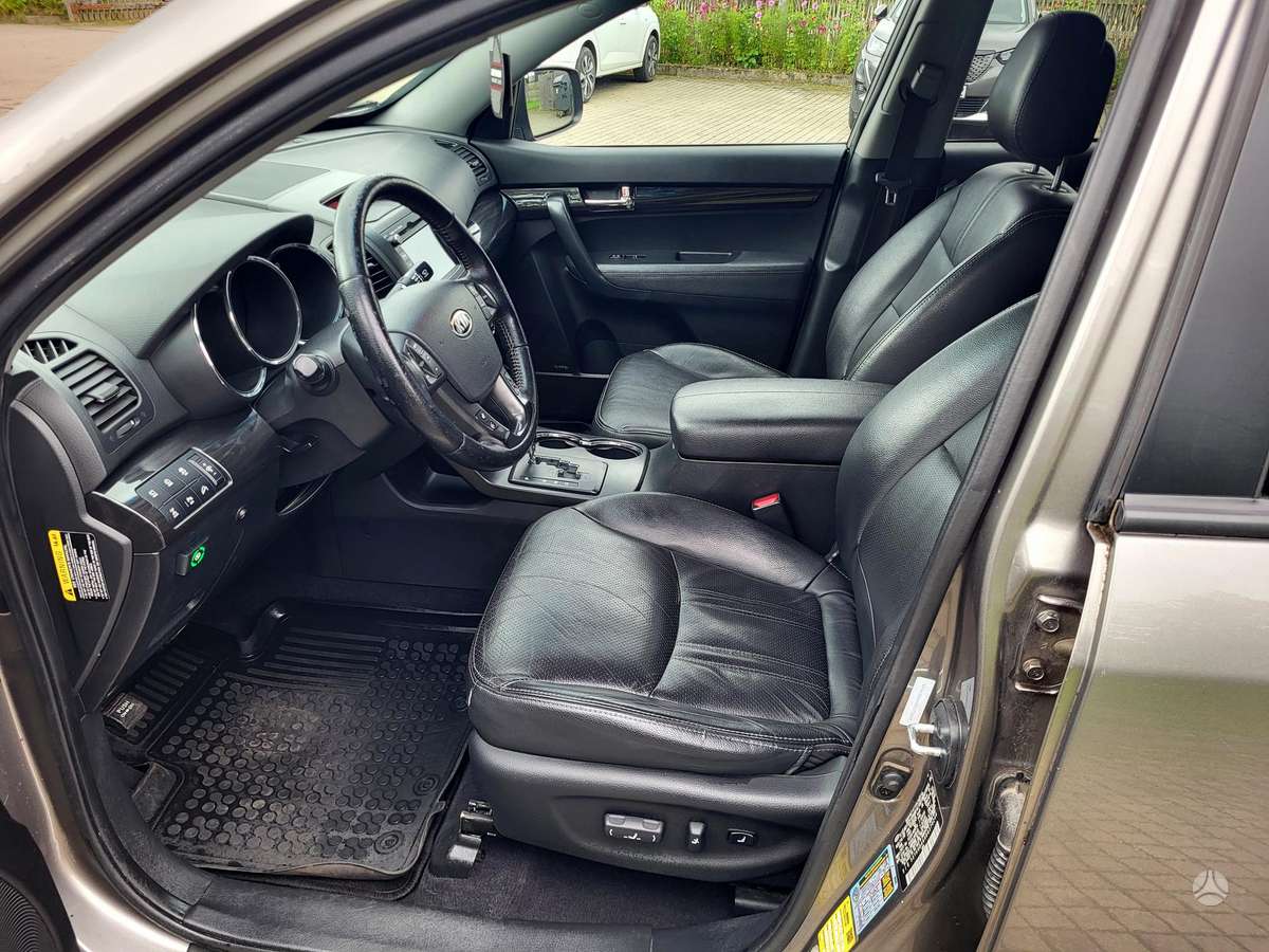 Kia Sorento 2012 — photo 21