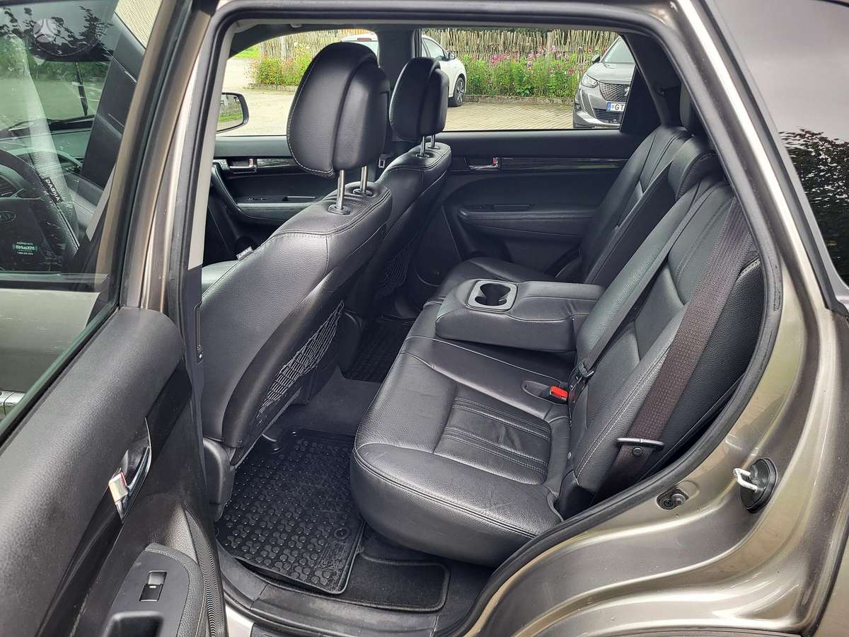 Kia Sorento 2012 — photo 22