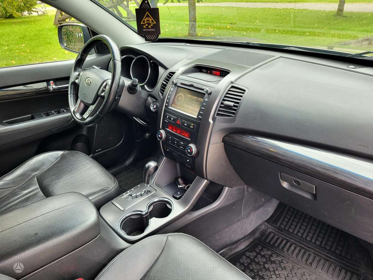 Kia Sorento 2012 — photo 23