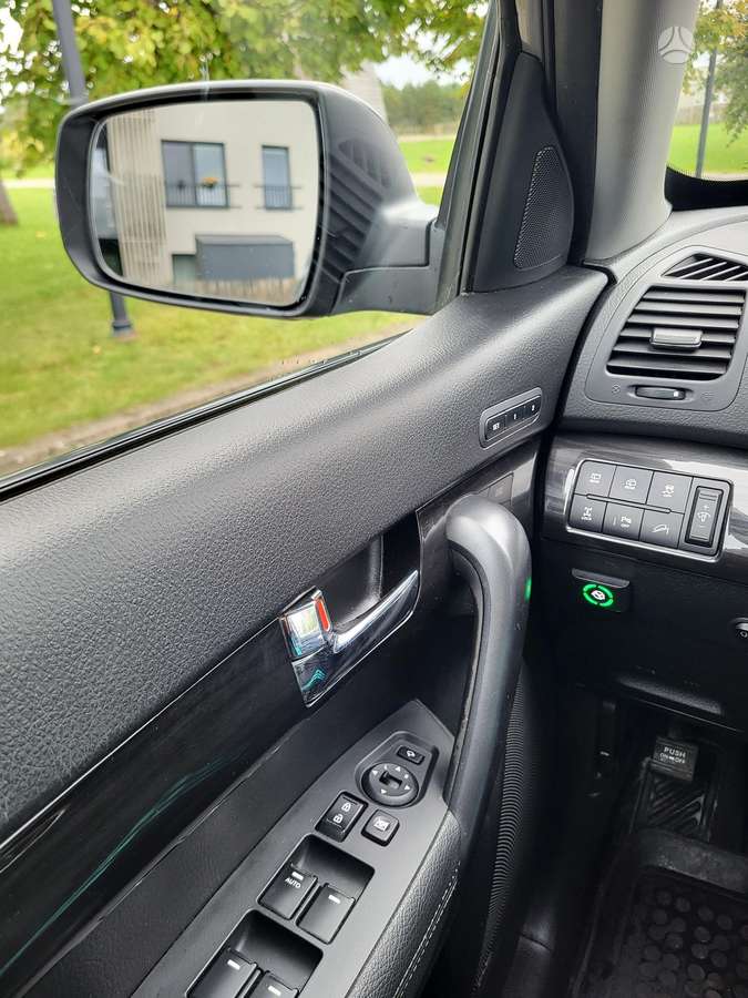 Kia Sorento 2012 — photo 27