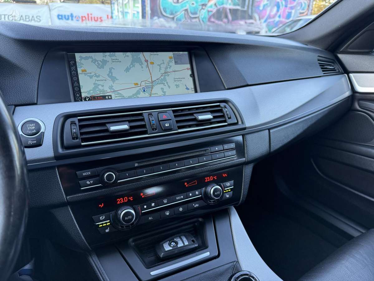 BMW 520 2011 — photo 9