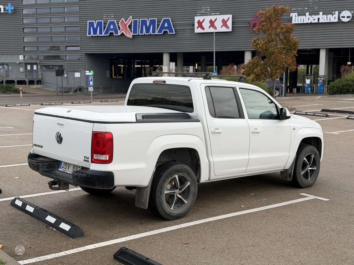 Volkswagen Amarok 2012 — interior
