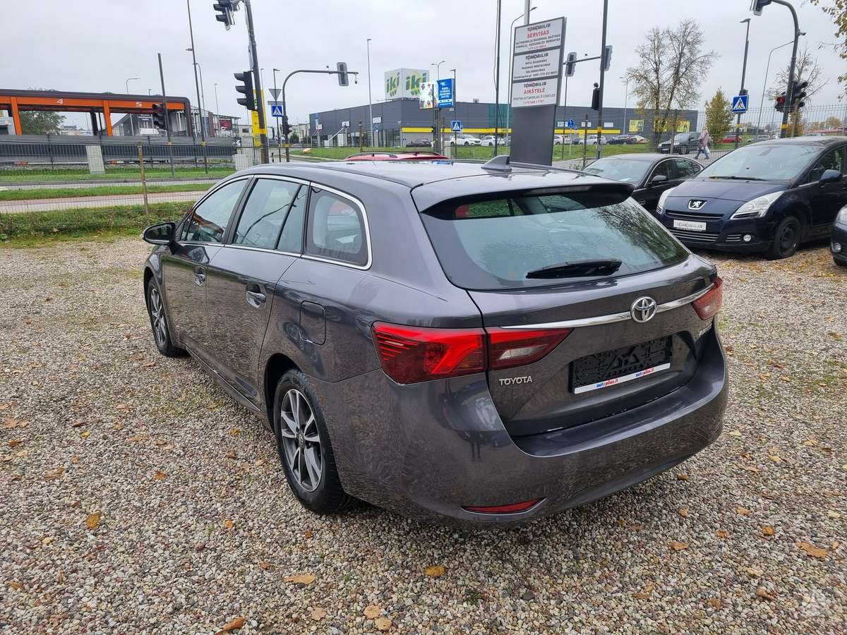 Toyota Avensis 2015 — photo 5