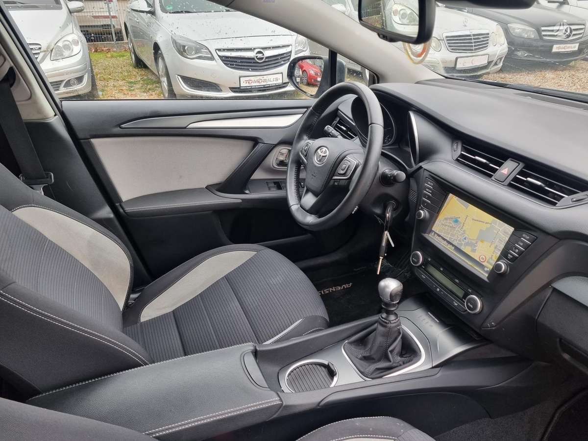 Toyota Avensis 2015 — photo 6