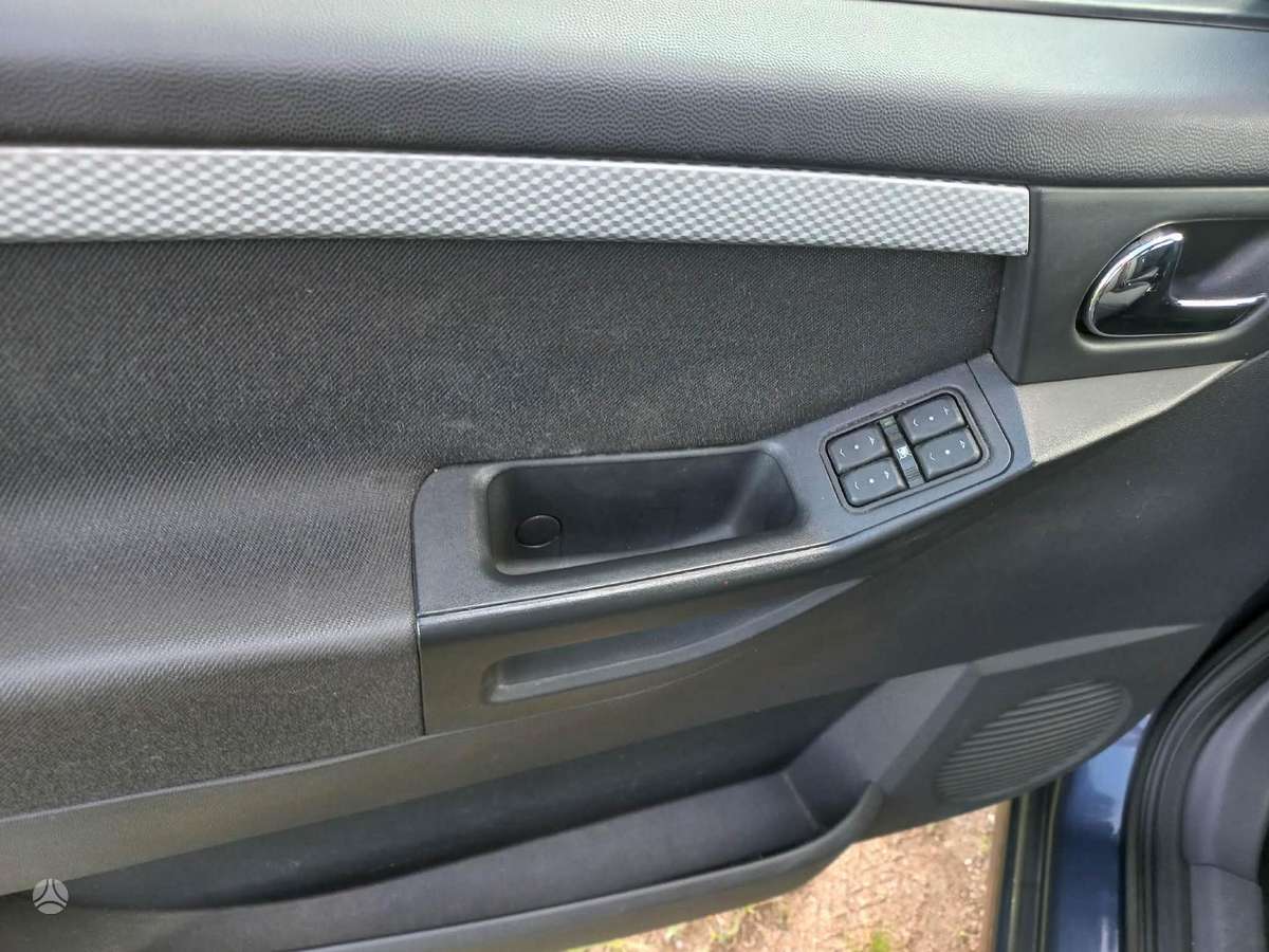 Opel Meriva 2009 — photo 29