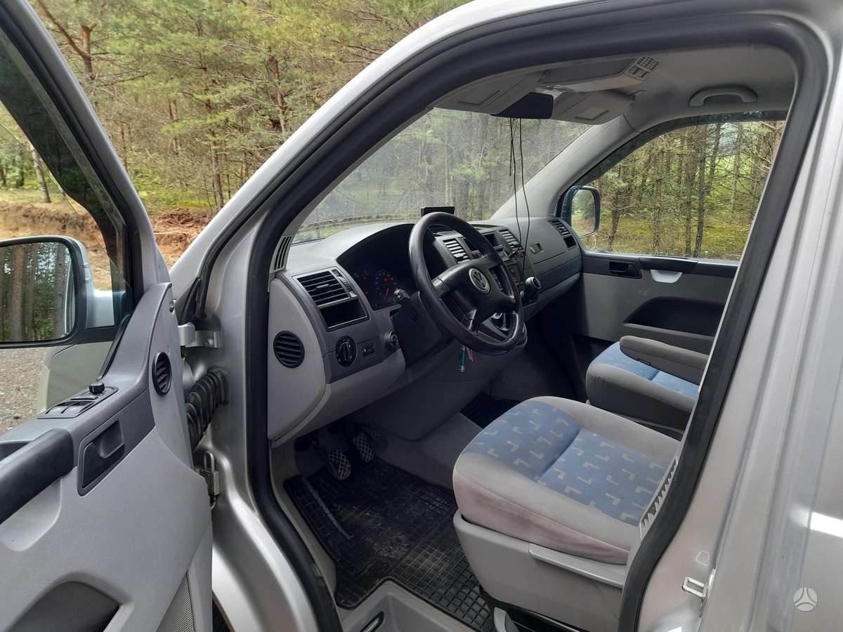 Volkswagen Caravelle 2007 — photo 14