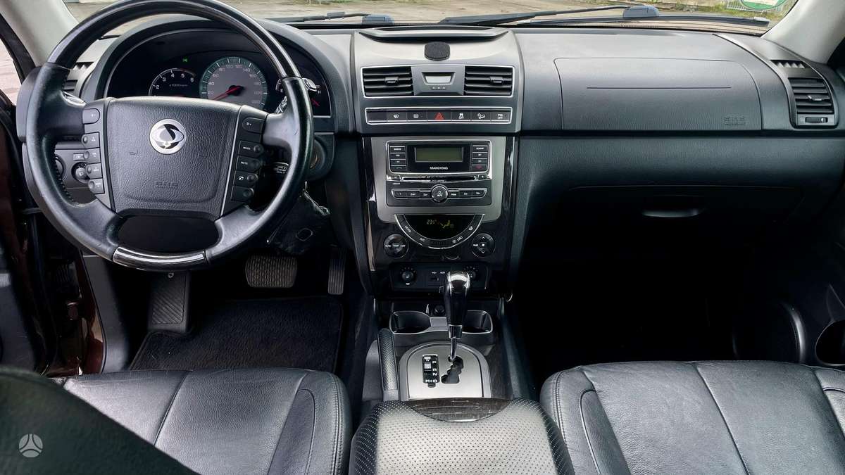 SsangYong Rexton 2014 — photo 14