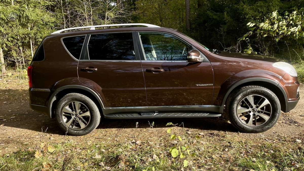 SsangYong Rexton 2014 — engine 2000 cm³, 155 HP (114kW)