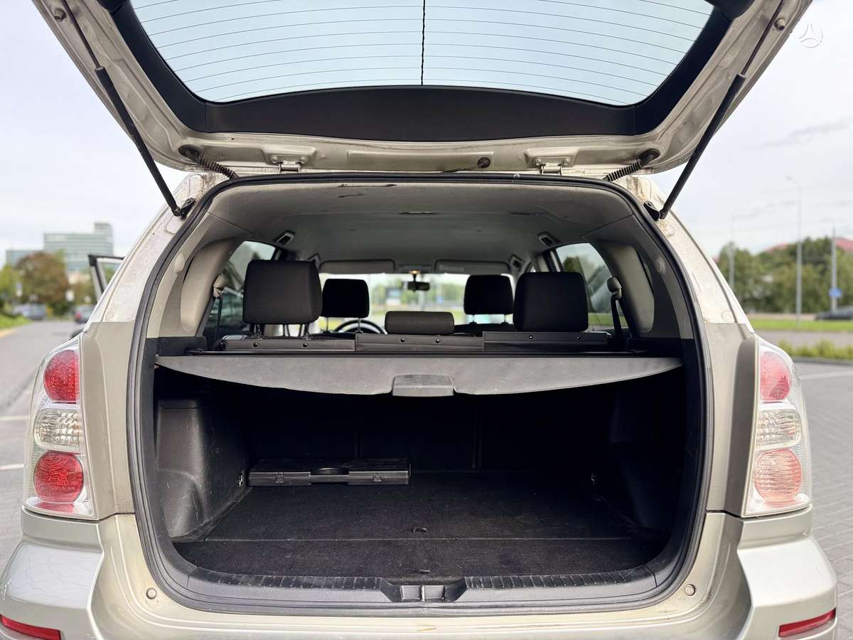 Toyota Corolla 2009 — photo 11