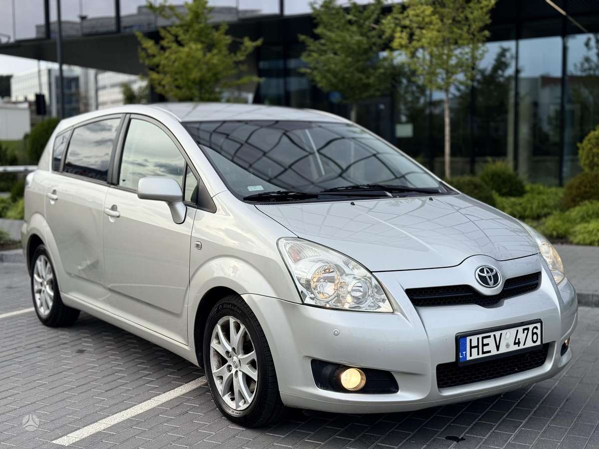 Toyota Corolla 2009 — interior