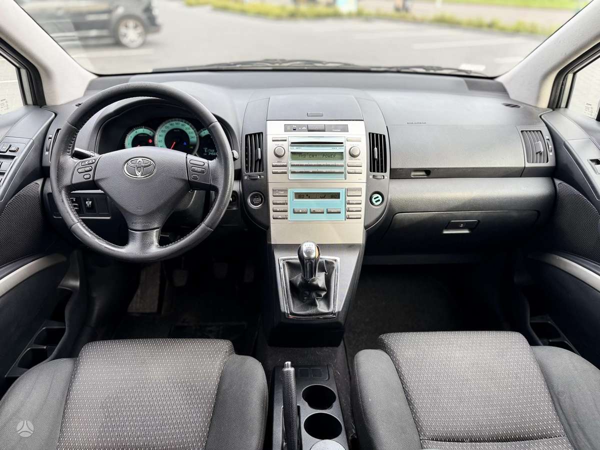 Toyota Corolla 2009 — photo 7