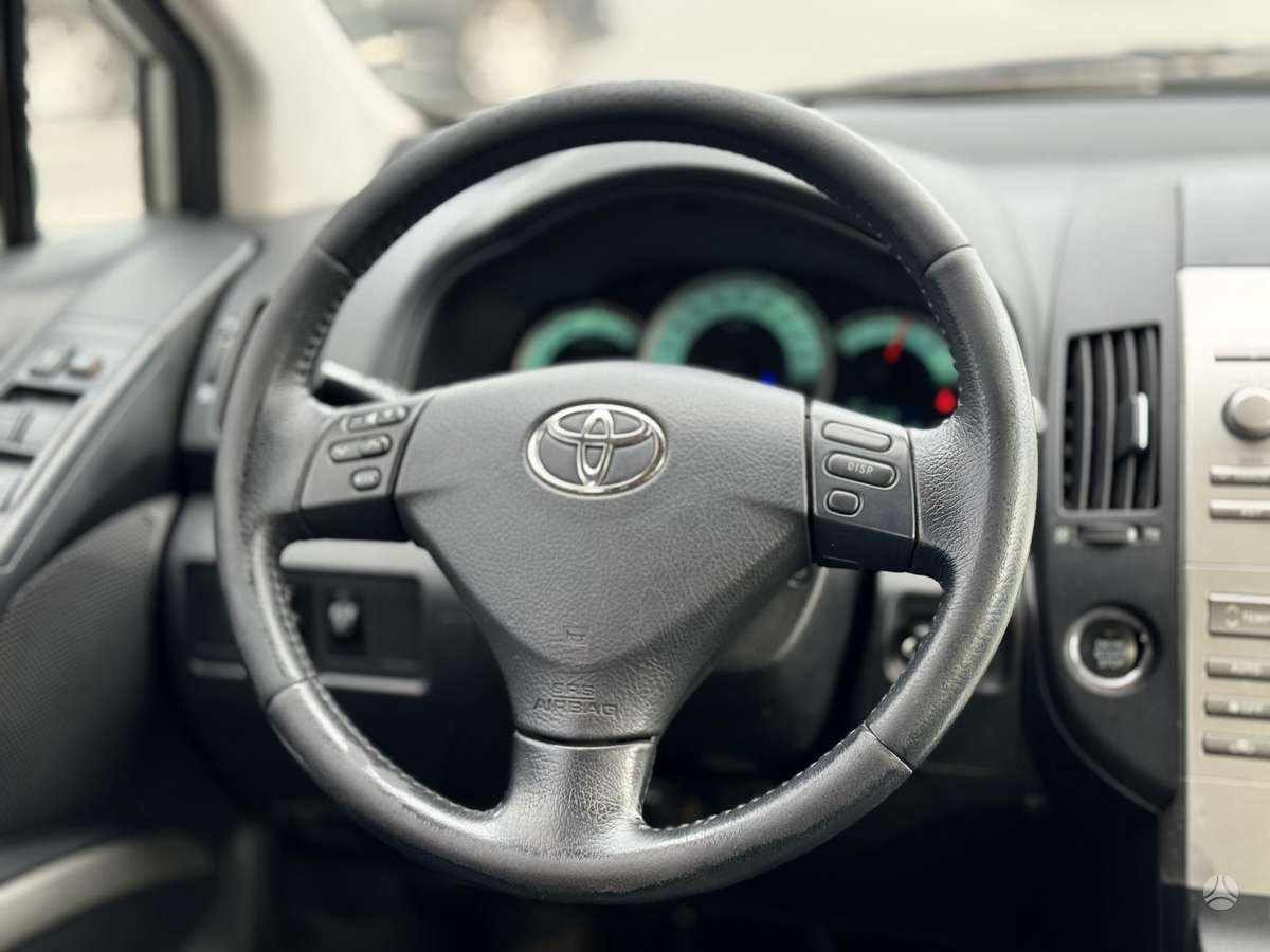 Toyota Corolla 2009 — photo 9