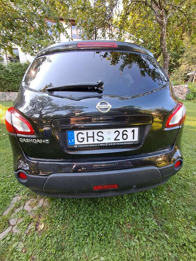 Nissan Qashqai+2 2012 — interior