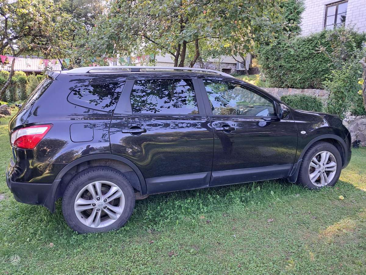 Nissan Qashqai+2 2012 — engine 1997 cm³, 141 HP (104kW)