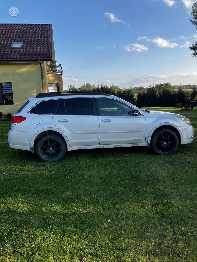 Subaru Outback 2012 — engine 3638 cm³, 260 HP (191kW)