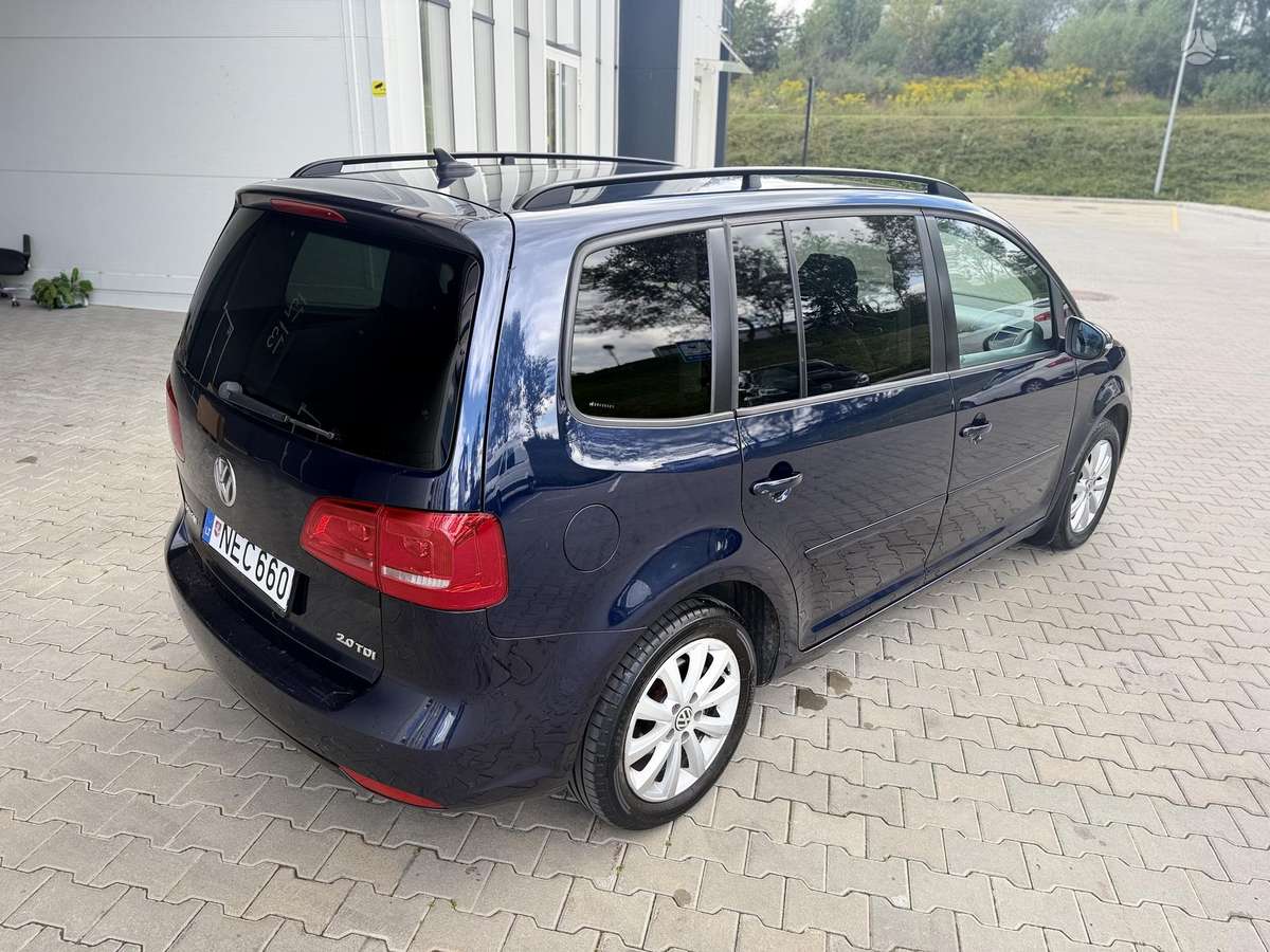 Volkswagen Touran 2011 — photo 11