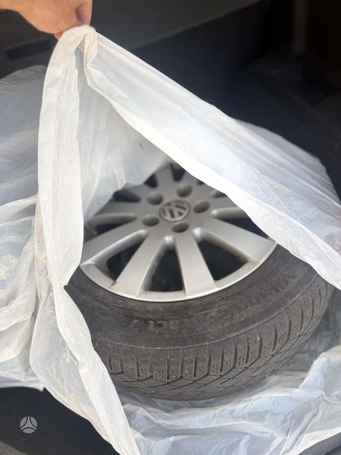 Volkswagen Touran 2011 — photo 20