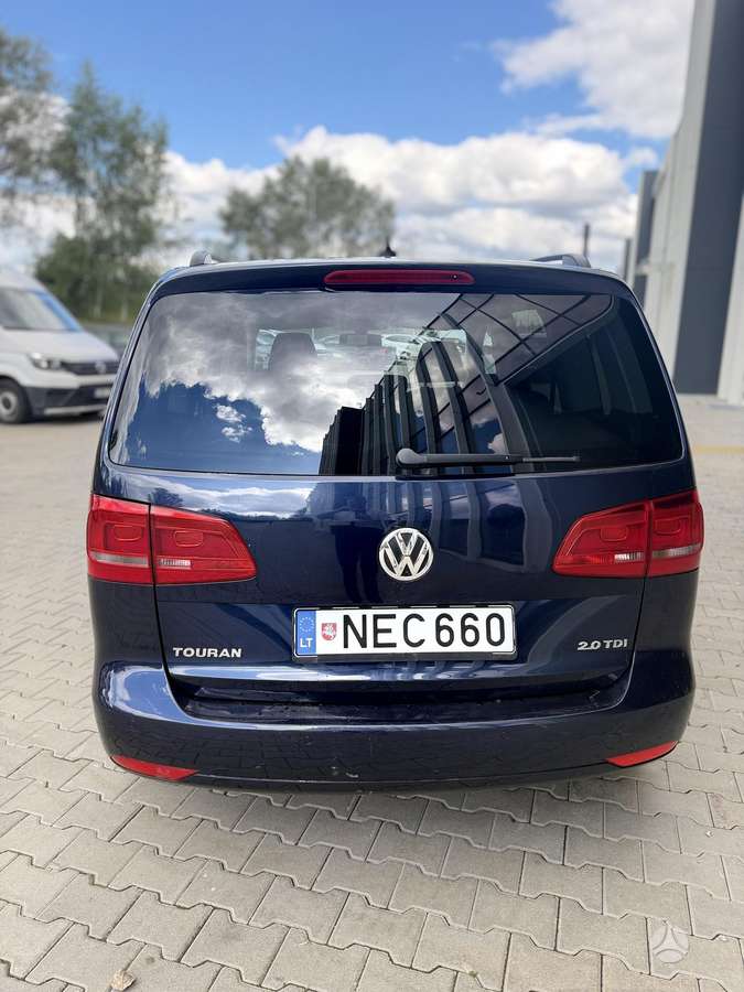 Volkswagen Touran 2011 — engine 1968 cm³, 140 HP (103kW)