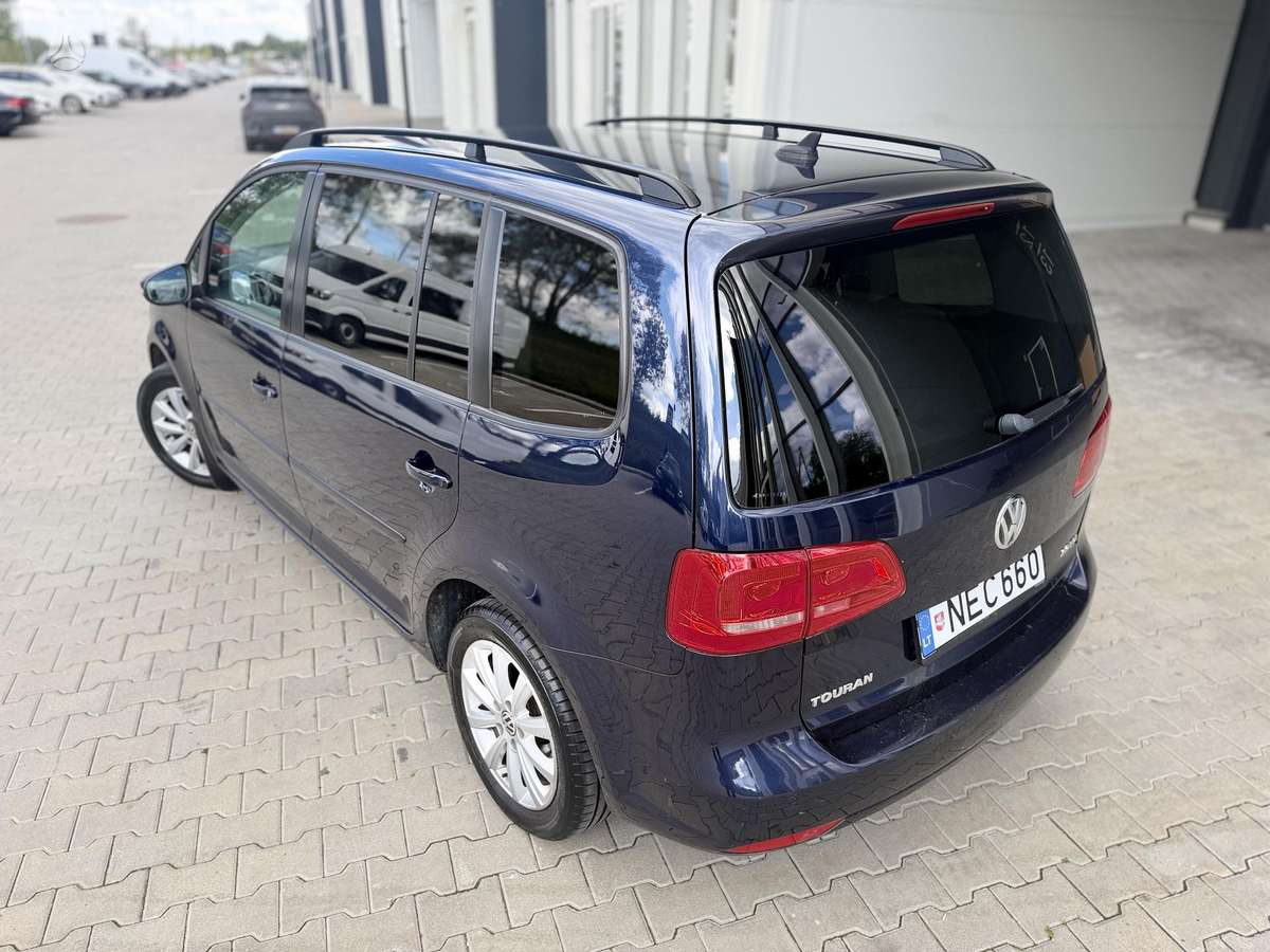 Volkswagen Touran 2011 — photo 6