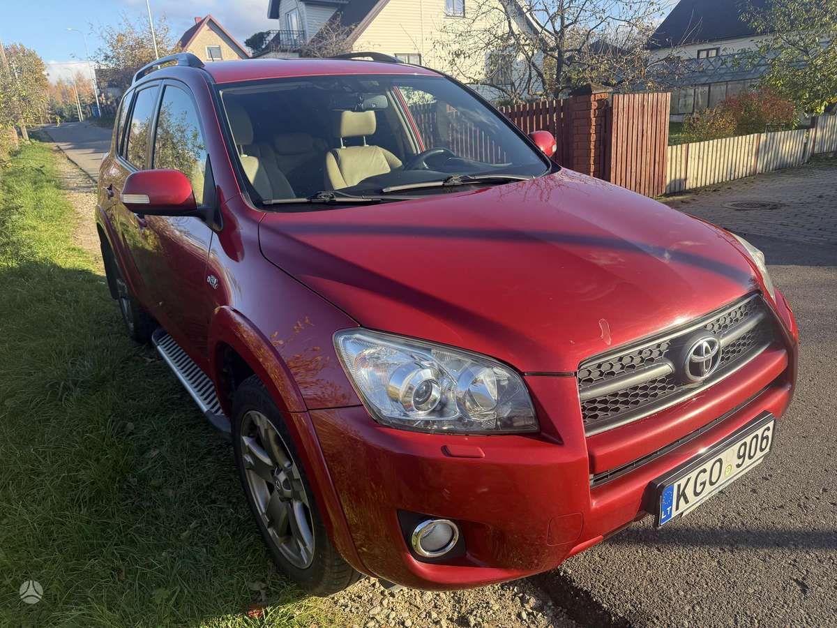 Toyota RAV4 2009 — rear view