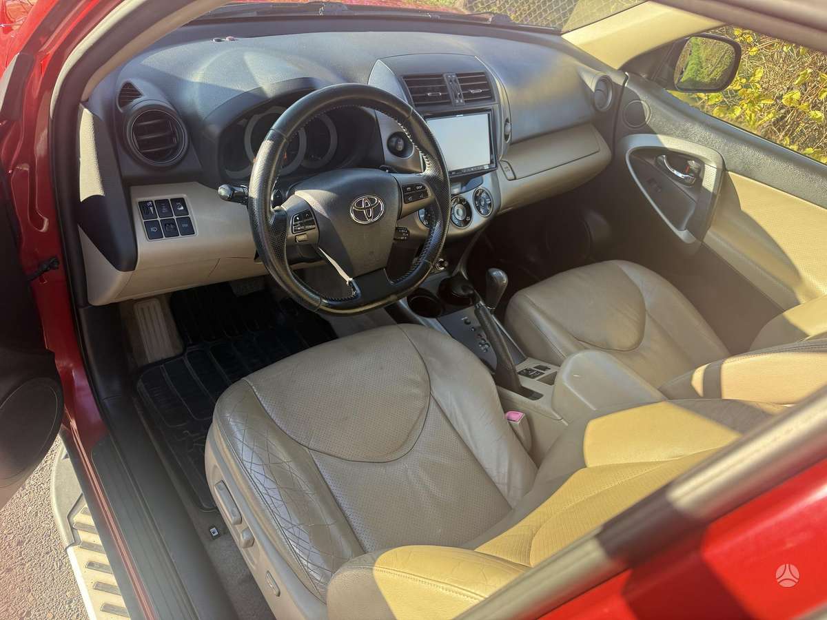 Toyota RAV4 2009 — photo 8