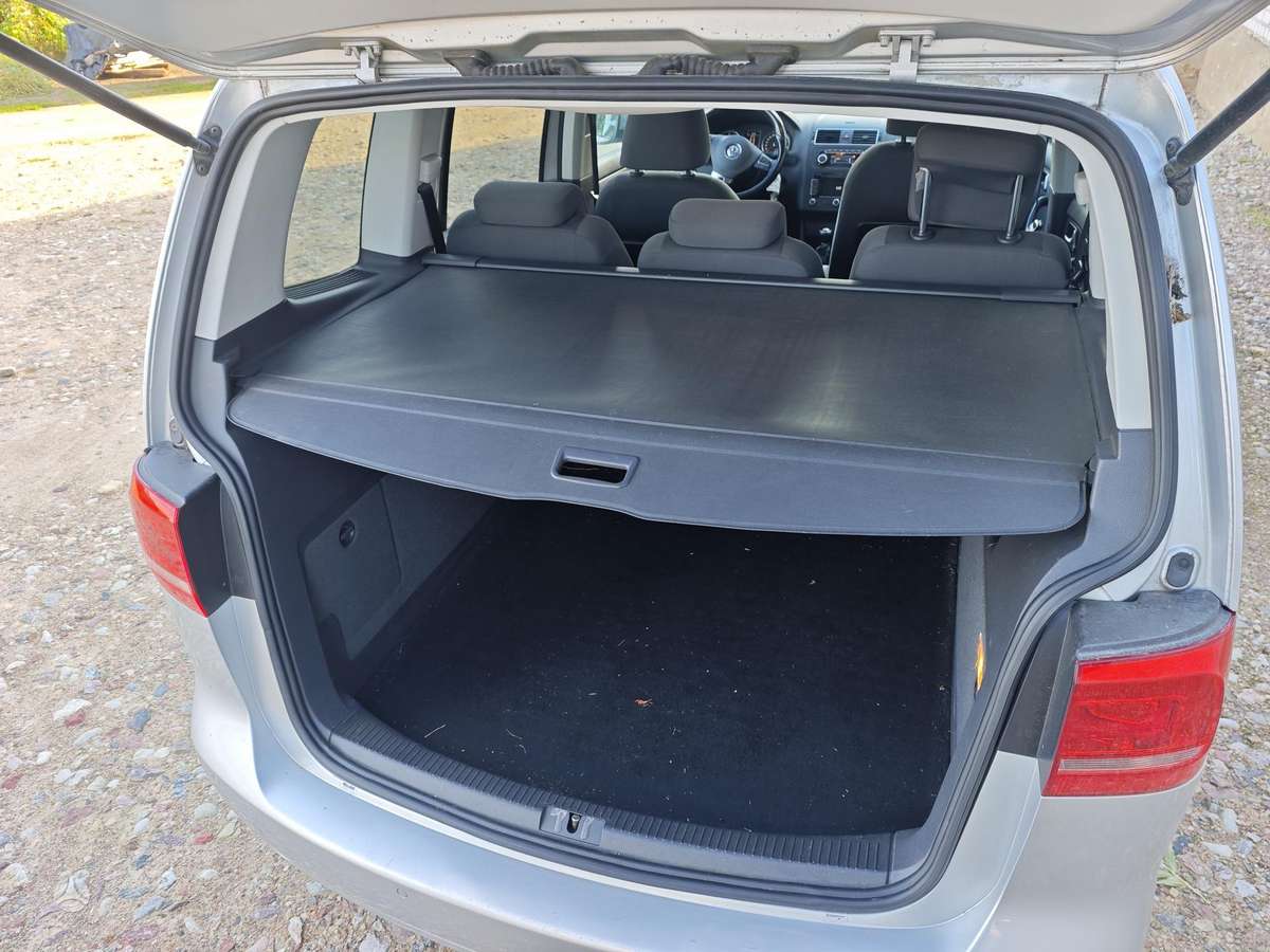 Volkswagen Touran 2012 — photo 7