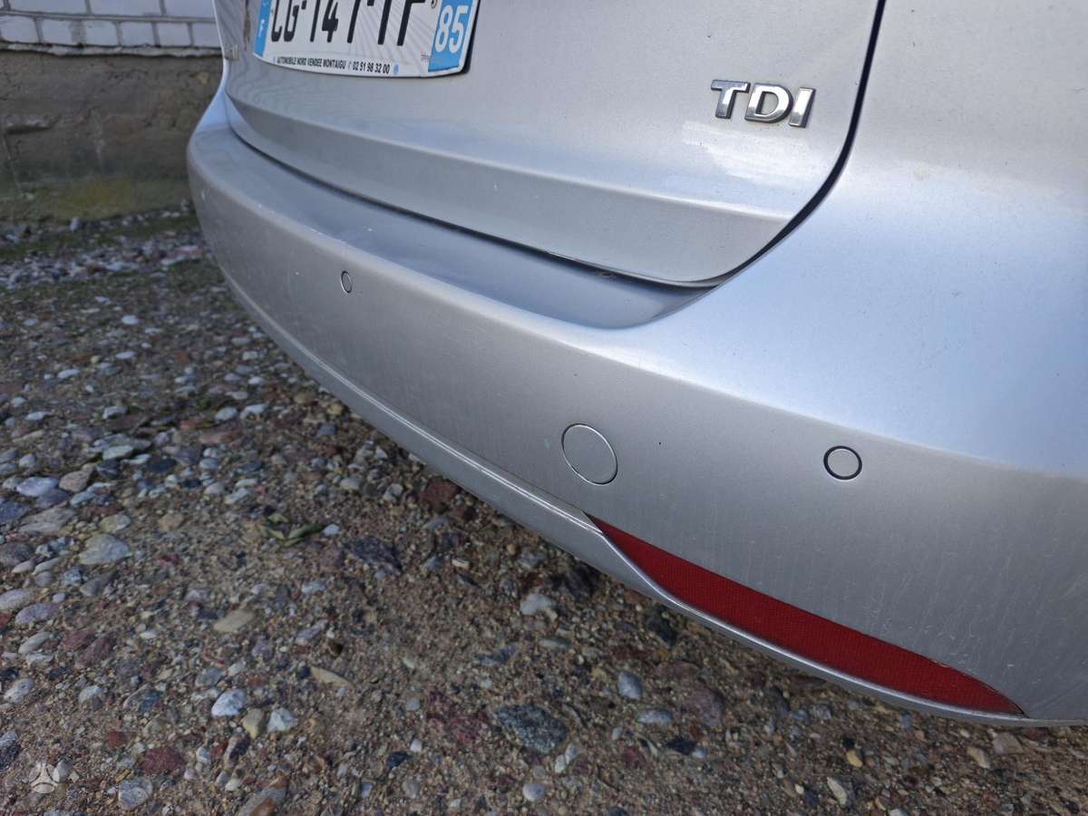 Volkswagen Touran 2012 — photo 8
