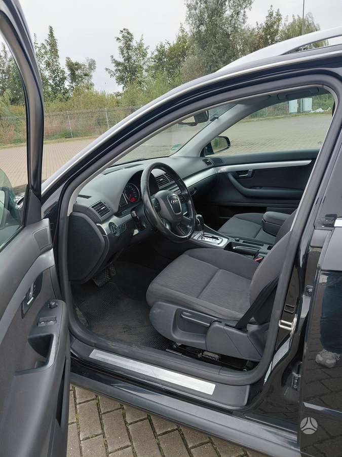Audi A4 2007 — photo 12
