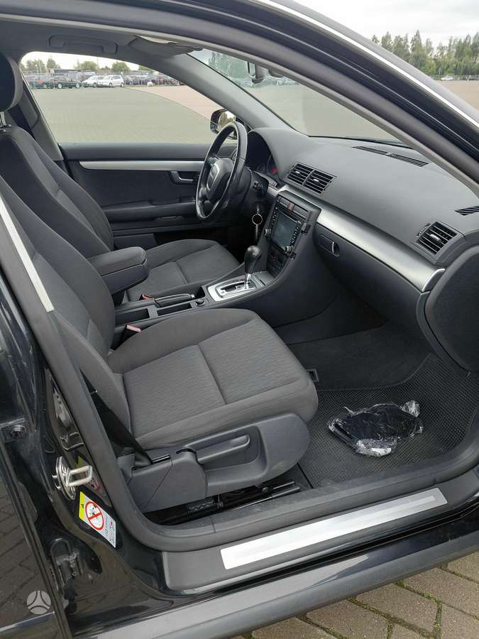 Audi A4 2007 — photo 8
