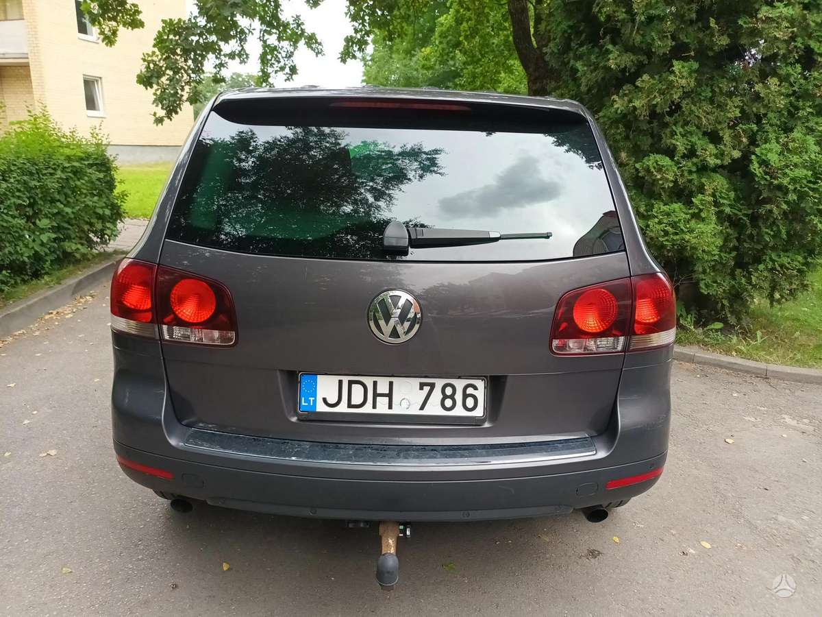 Volkswagen Touareg 2007 — вигляд ззаду