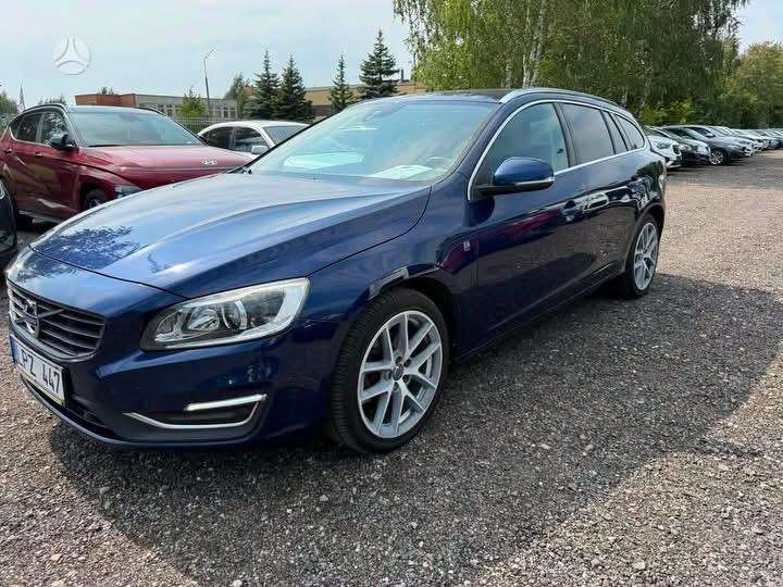 Volvo V60, 2015