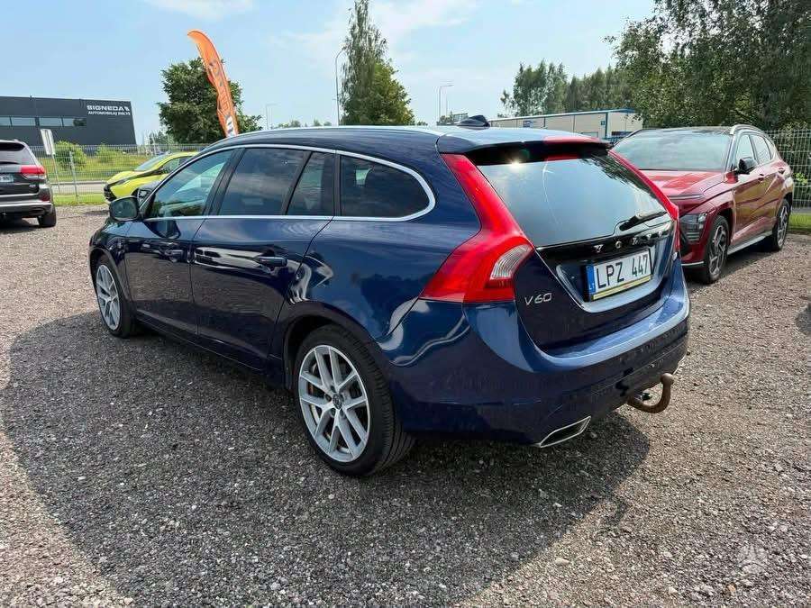 Volvo V60 2015 — photo 5