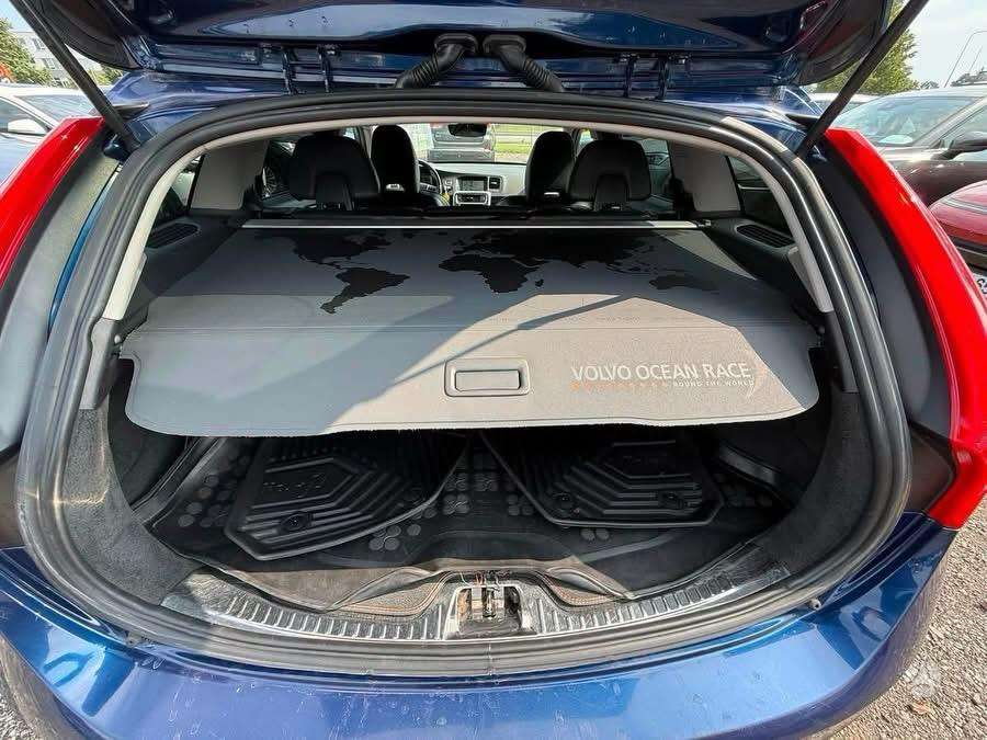 Volvo V60 2015 — photo 6