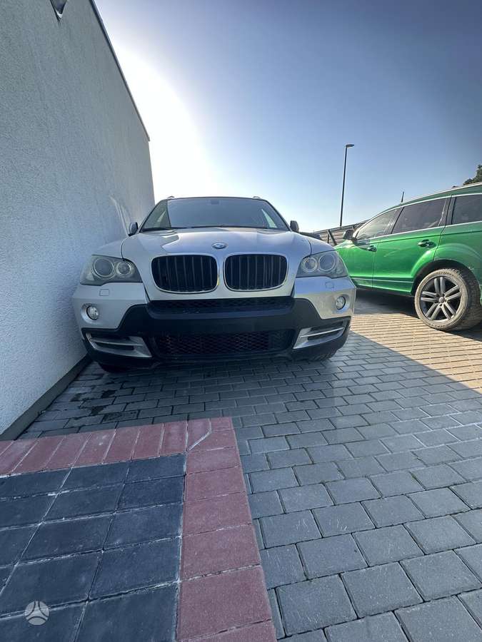BMW X5 2008 — interior