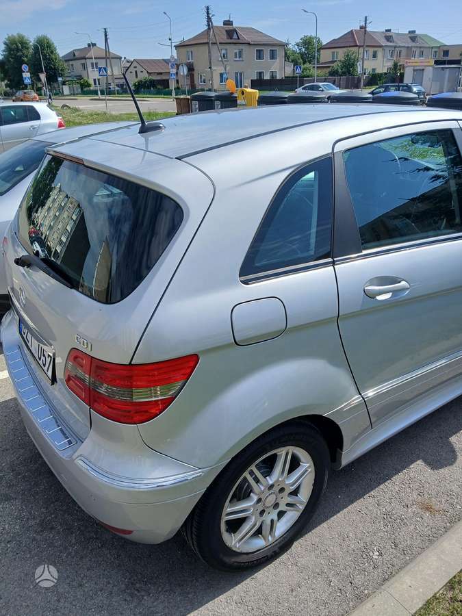 Mercedes-Benz B180 2010 — photo 5