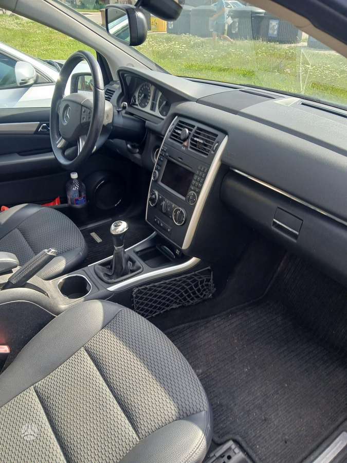 Mercedes-Benz B180 2010 — photo 6