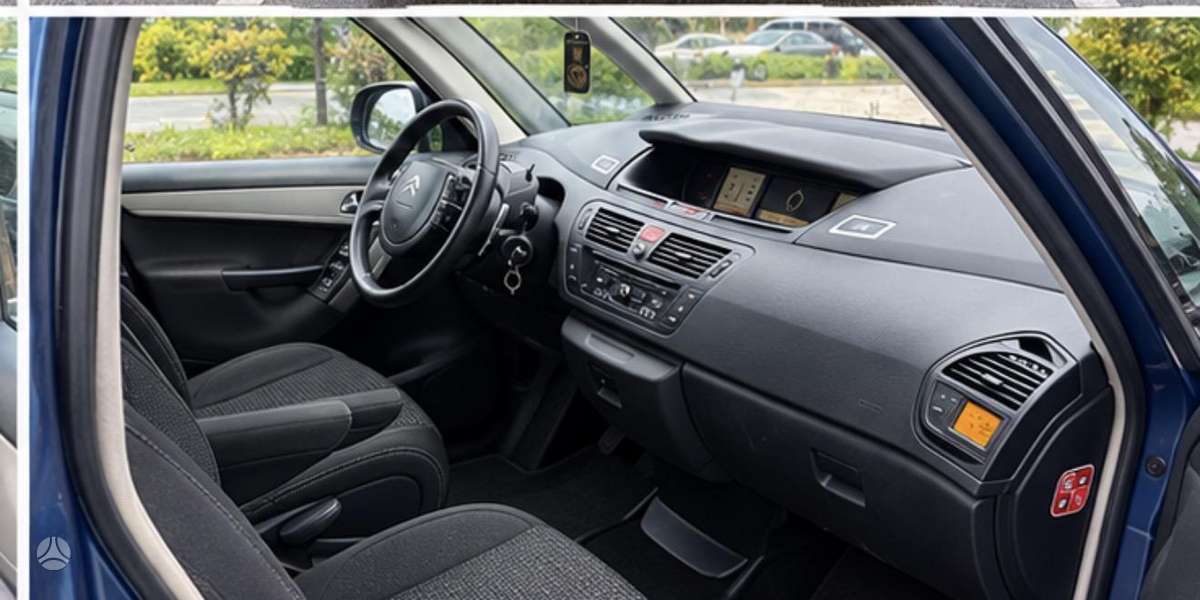 Citroen Grand 2010 — interior