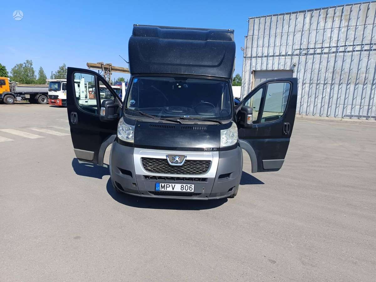 Peugeot Boxer 2014 — interior