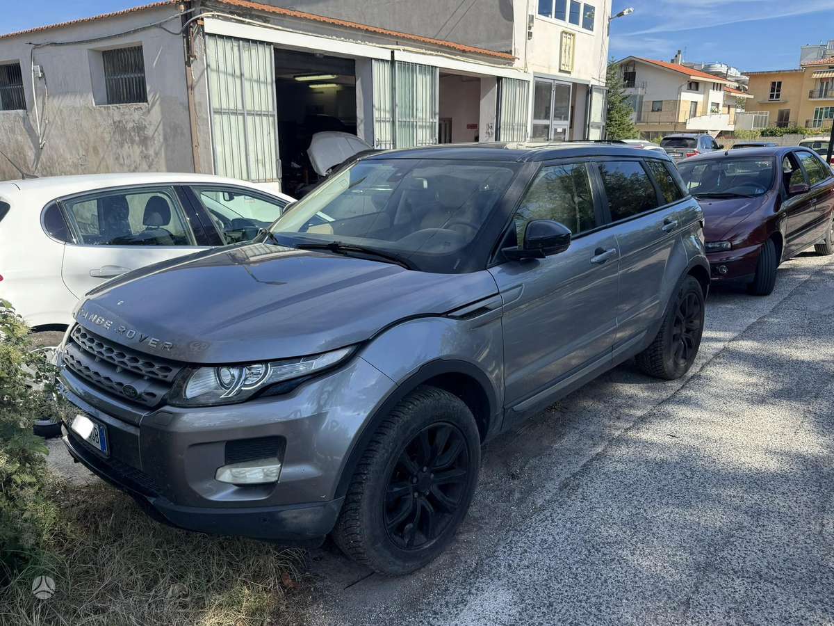 Land Rover 2014 — rear view