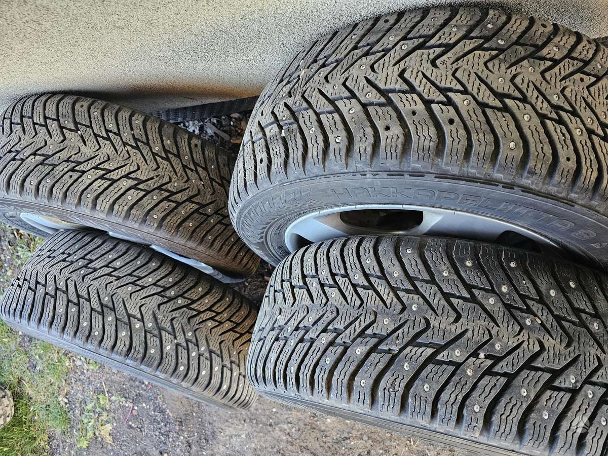 Mercedes-Benz E320 2006 — photo 19