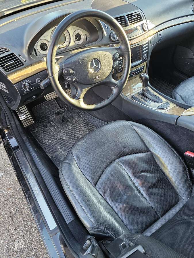 Mercedes-Benz E320 2006 — photo 5